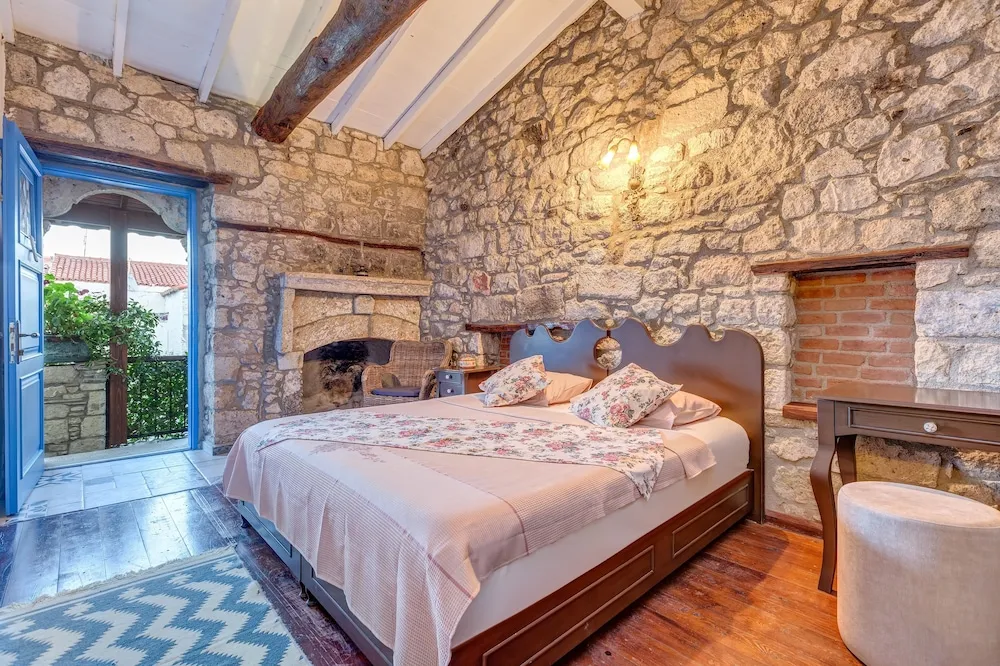 Design Tek Büyük veya İki Ayrı Yataklı Oda