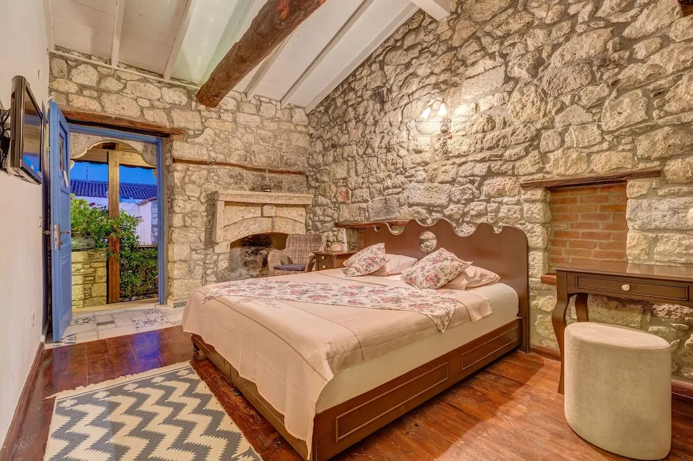 Design Tek Büyük veya İki Ayrı Yataklı Oda