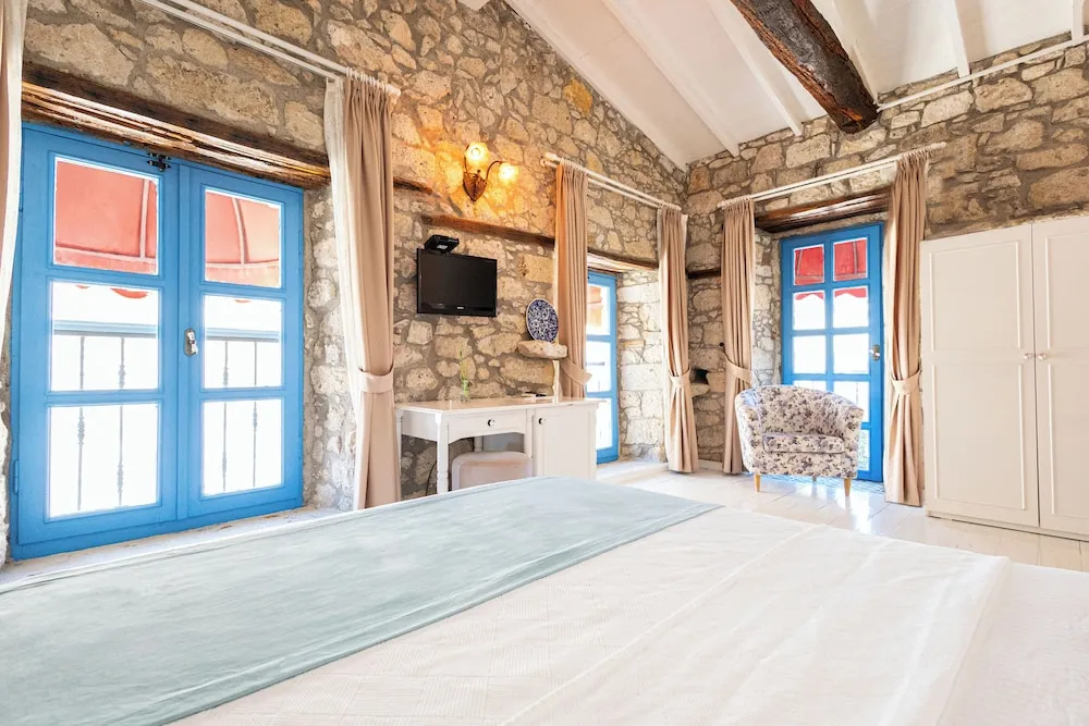 Design Tek Büyük veya İki Ayrı Yataklı Oda