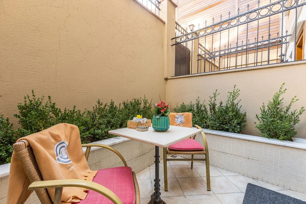 Double Room with Private Hammam & Garden-Ground Floor 20m2