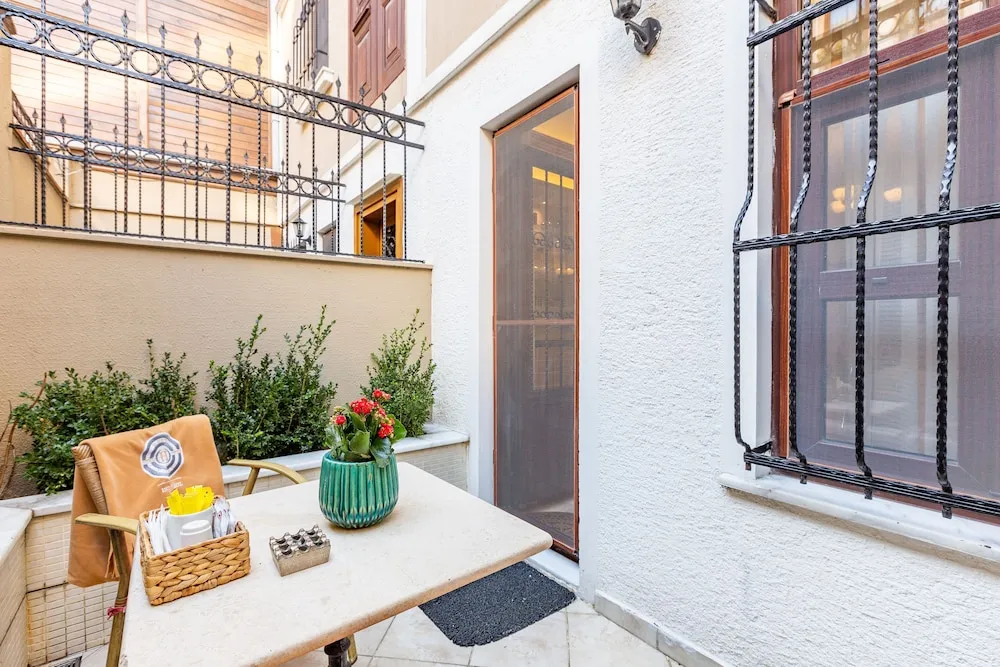 Double Room with Private Hammam & Garden-Ground Floor 20m2