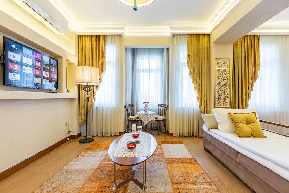 Deluxe Triple with Private Hammam - Annex Building- 30m2