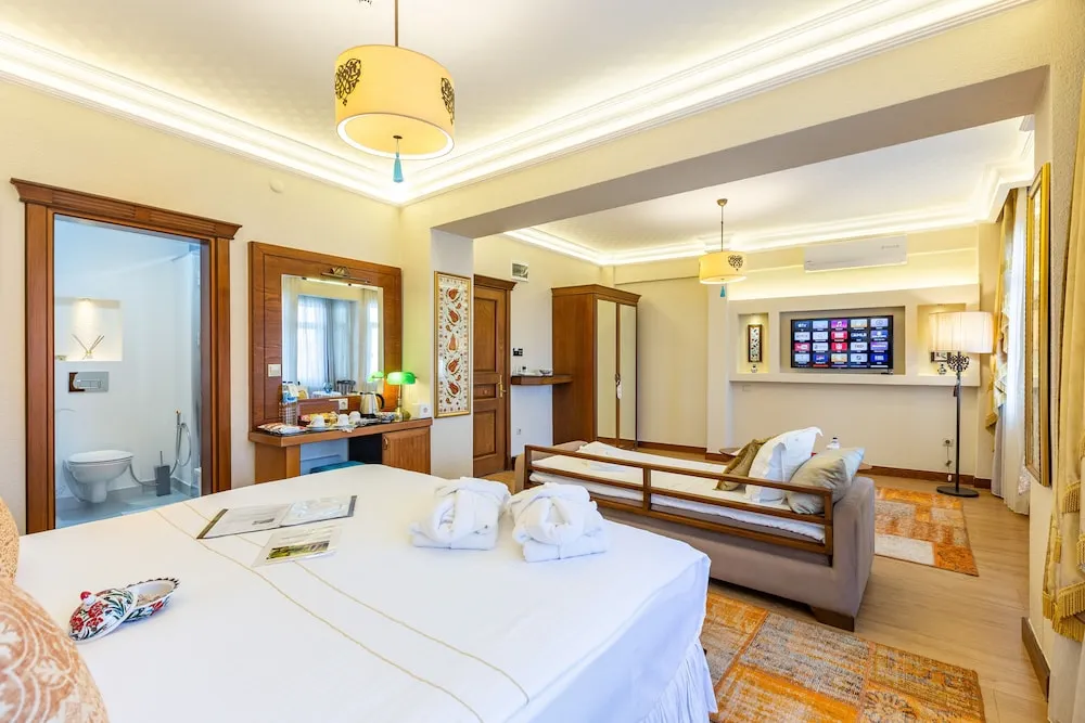 Deluxe Triple with Private Hammam - Annex Building- 30m2