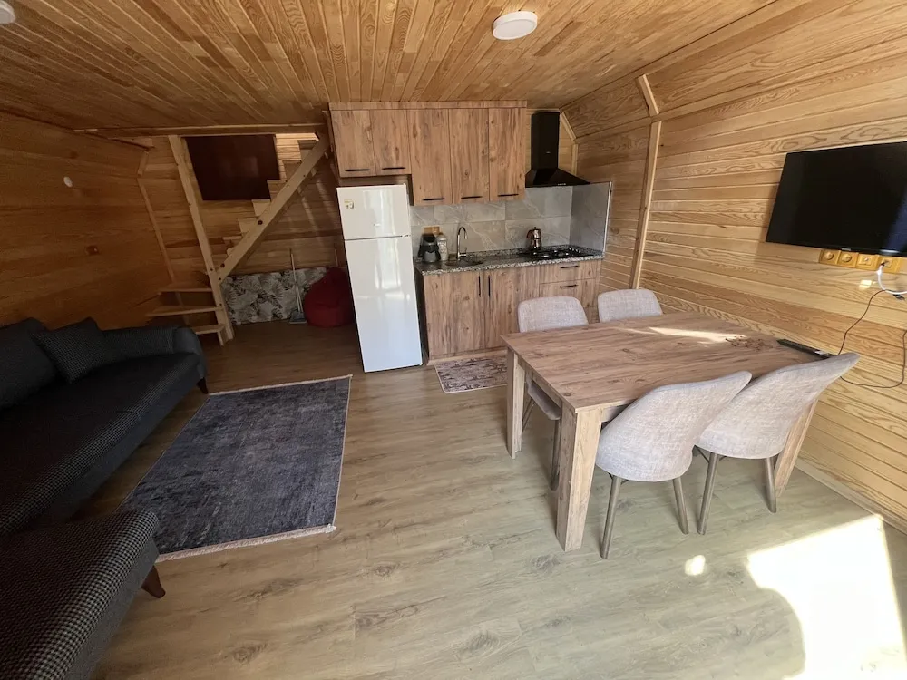 Comfort Bungalov, Avlu Manzaralı