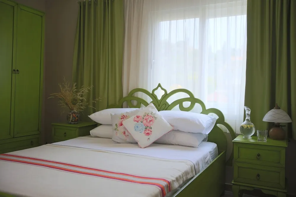 Romantic Tek Büyük Yataklı Oda, 1 Büyük (Queen) Boy Yatak, Balkon, Deniz Manzaralı