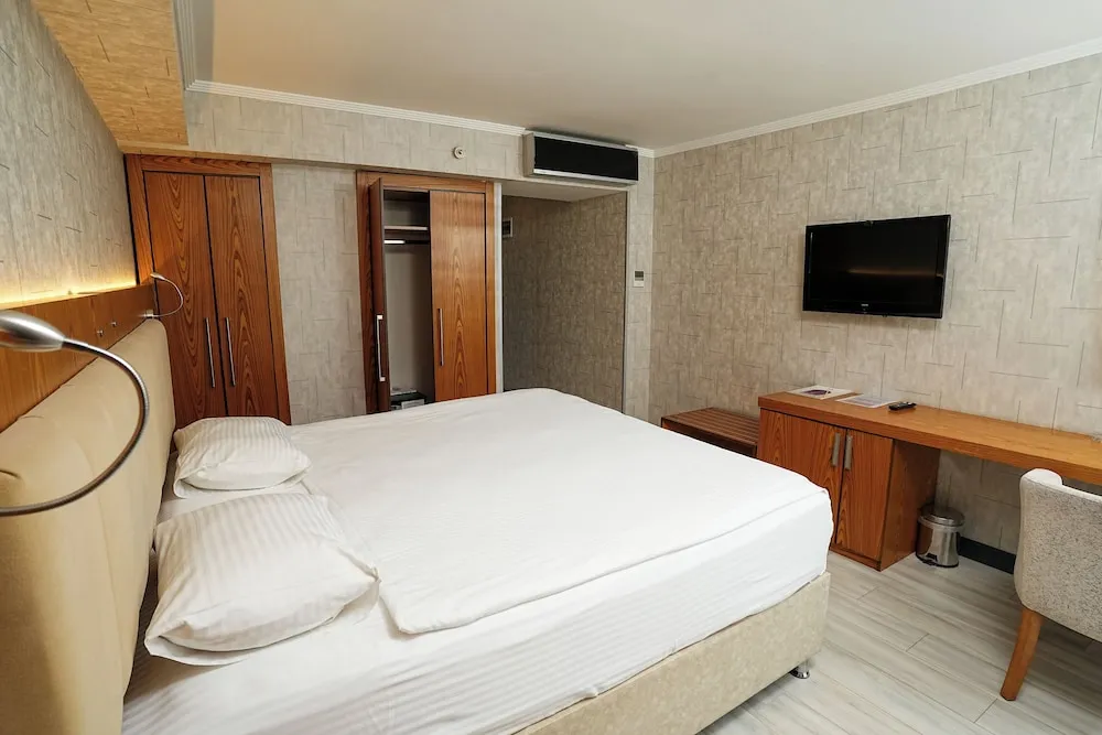 Standard Rooms with French Bed