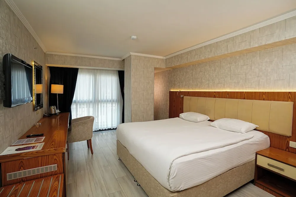 Standard Rooms with French Bed