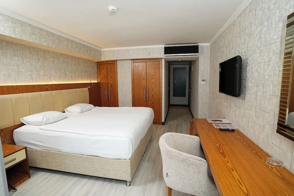 Standard Rooms with French Bed