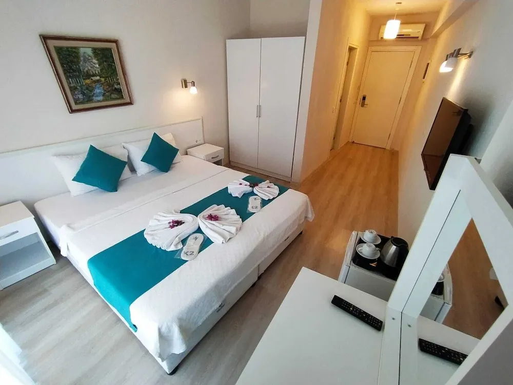Standard Tek Büyük Yataklı Oda, 1 Çift Kişilik veya 2 Tek Kişilik Yatak, Balkon/Veranda