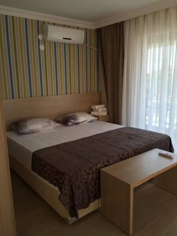 Tek Büyük Yataklı Oda, Bahçe Manzaralı