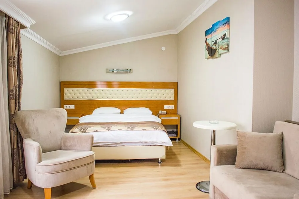Deluxe Tek Büyük Yataklı Oda