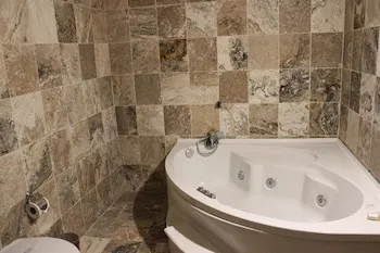 Dilek Tepesi Cave Hotel