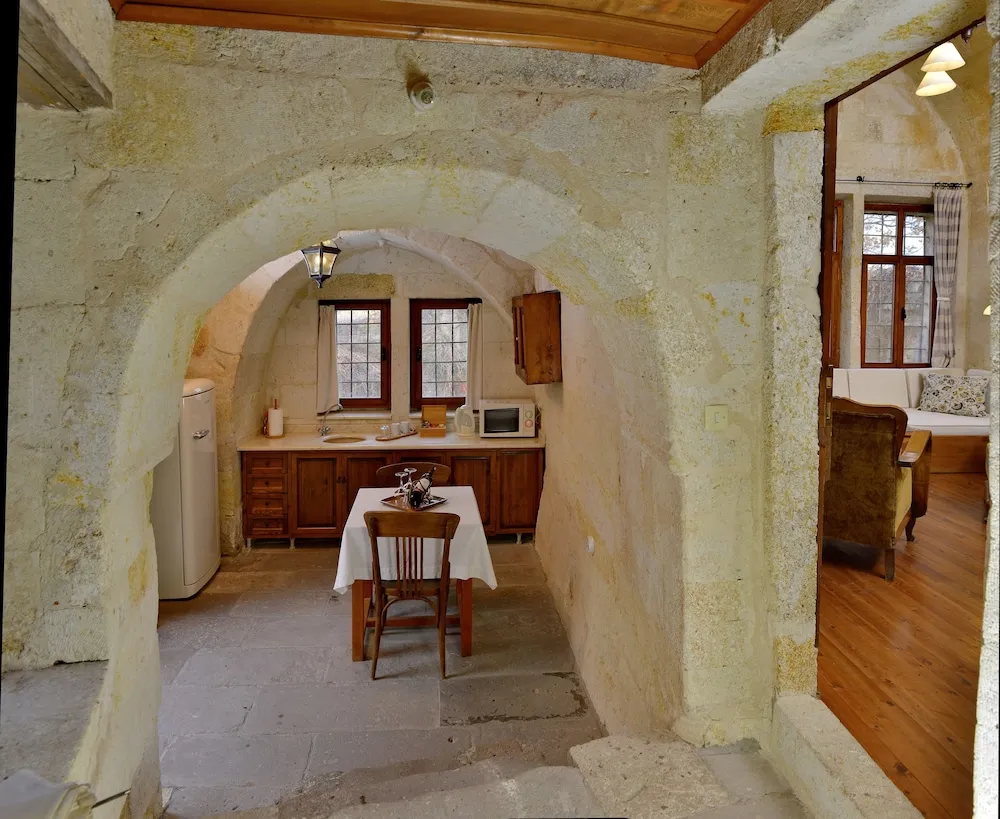 Luxury Stone - Arch House