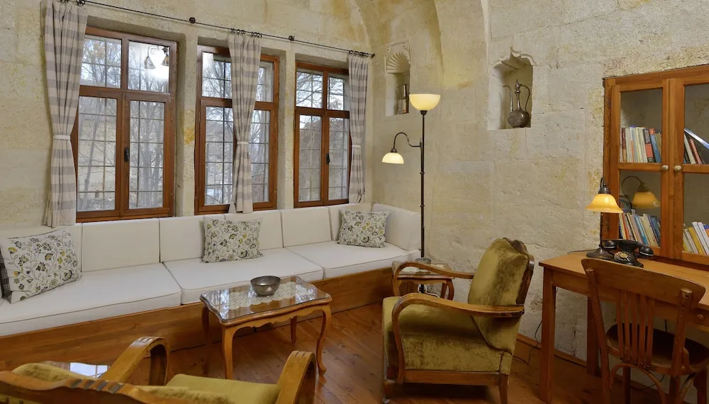 Luxury Stone - Arch House