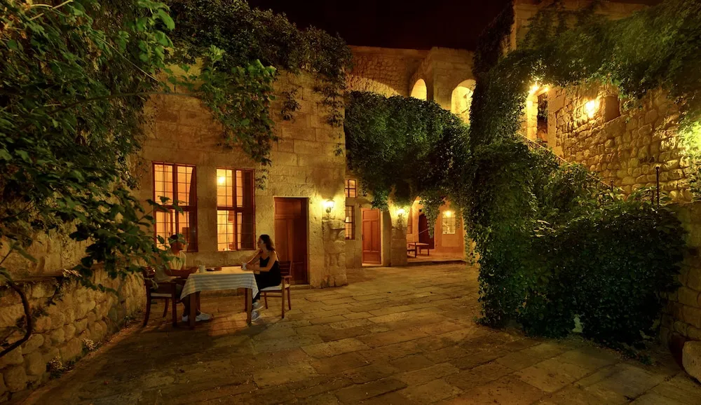 Tunnel Cave House