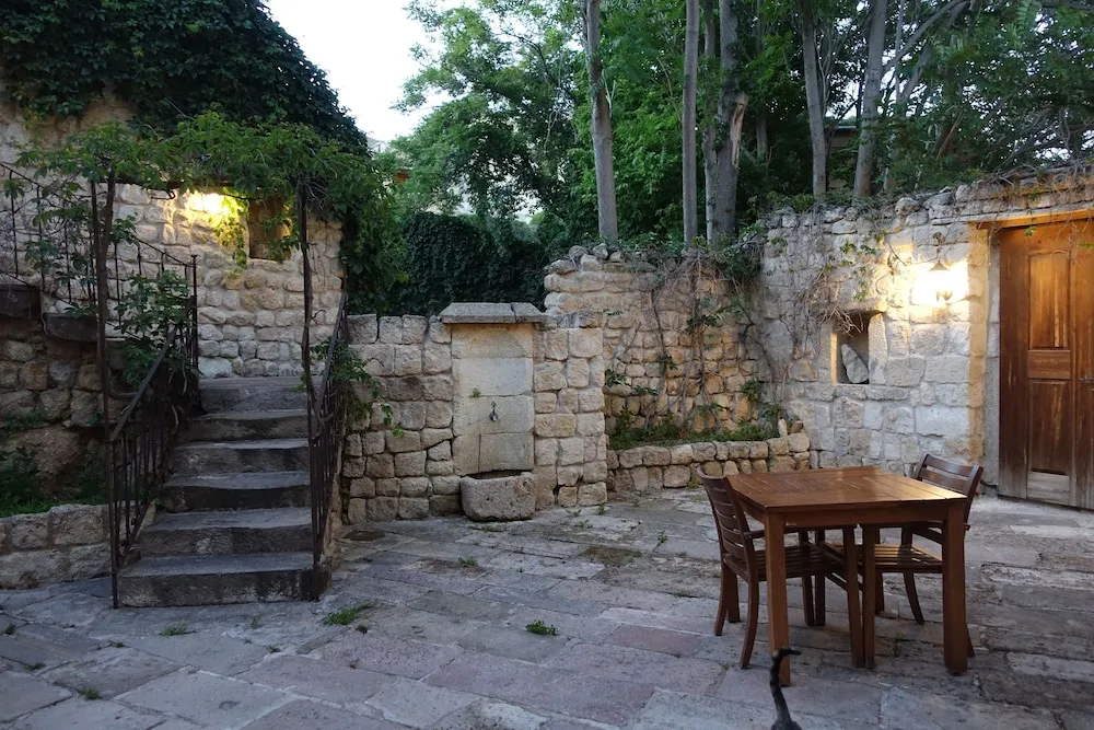 Tunnel Cave House