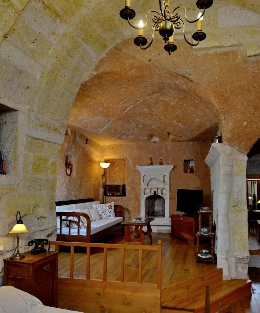 Tunnel Cave House