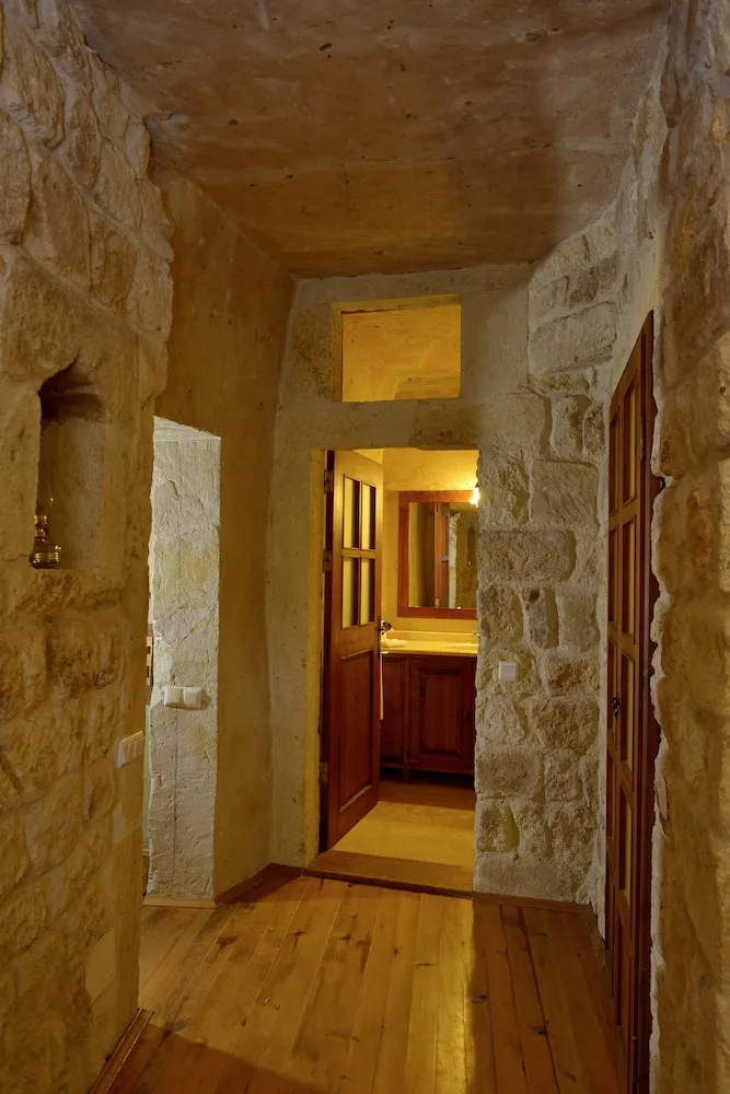 Twin Arch Cave House