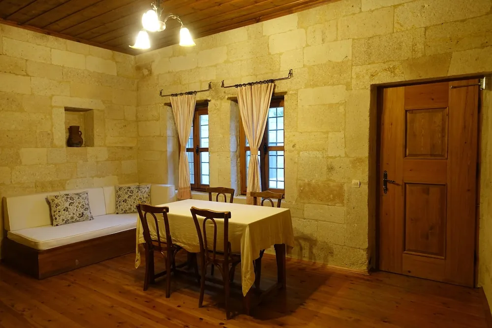 Labyrinth Cave House