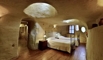 Esbelli Evi