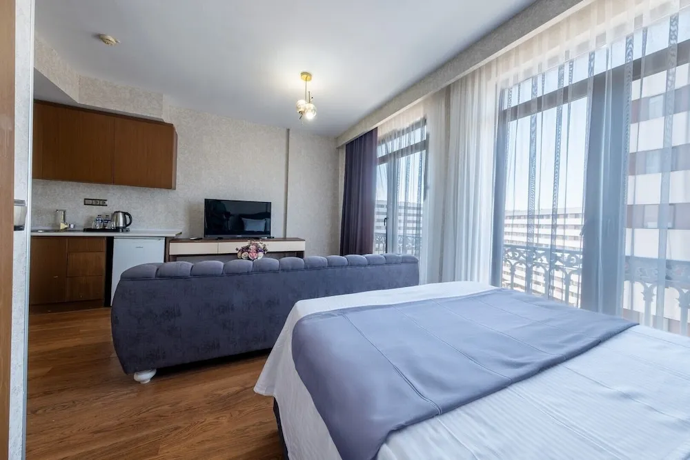 Deluxe Stüdyo Süit (1 + 0)