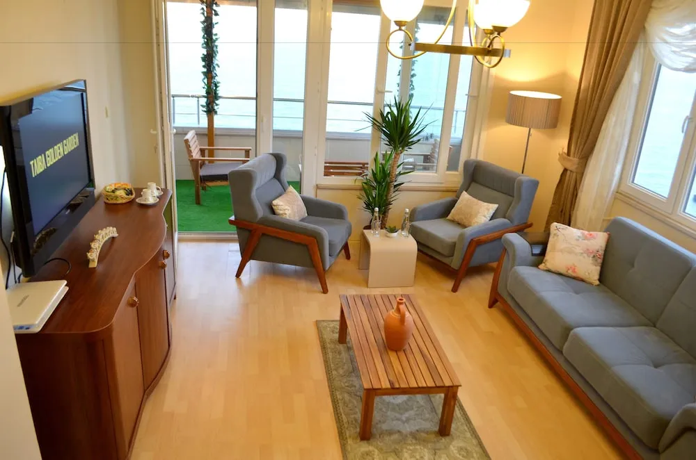 Design Çatı Katı (Loft), 3 Yatak Odası, Balkon, Denize Sıfır