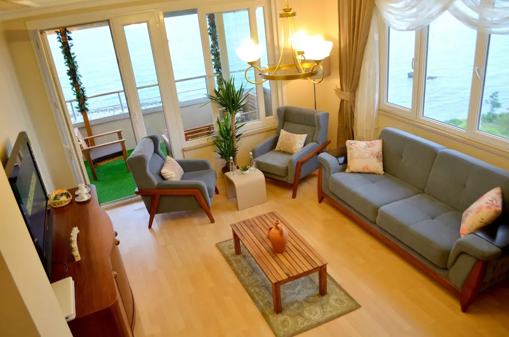 Design Çatı Katı (Loft), 3 Yatak Odası, Balkon, Denize Sıfır