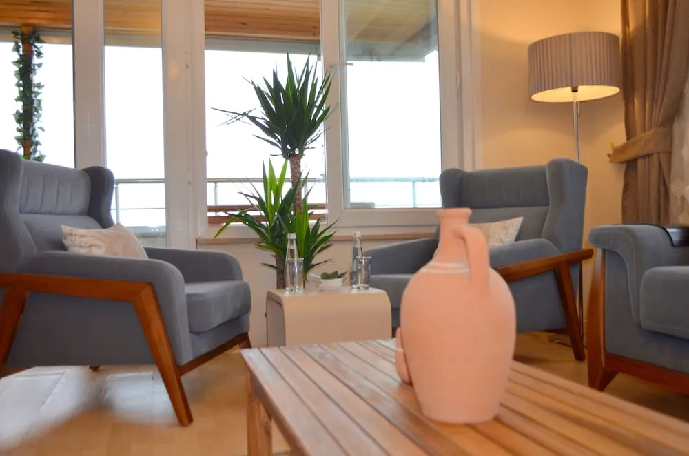 Design Çatı Katı (Loft), 3 Yatak Odası, Balkon, Denize Sıfır