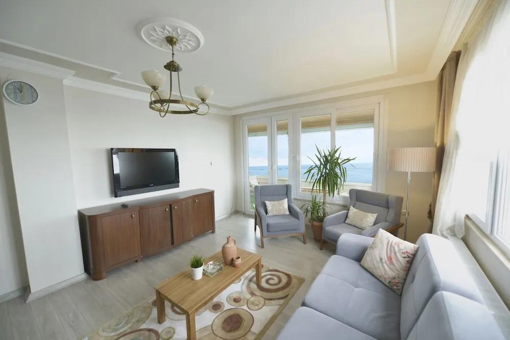 Design Çatı Katı (Loft), 3 Yatak Odası, Balkon, Denize Sıfır