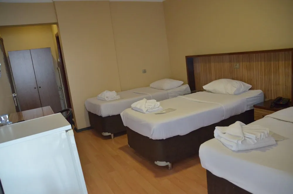 Standard Üç Kişilik Oda, 3 Tek Kişilik Yatak, Balkon, Deniz Manzaralı