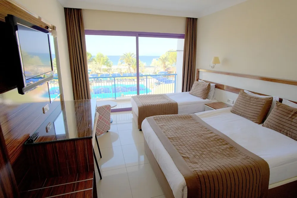 Deluxe Üç Kişilik Oda, 1 Yatak Odası, Balkon, Deniz Manzaralı