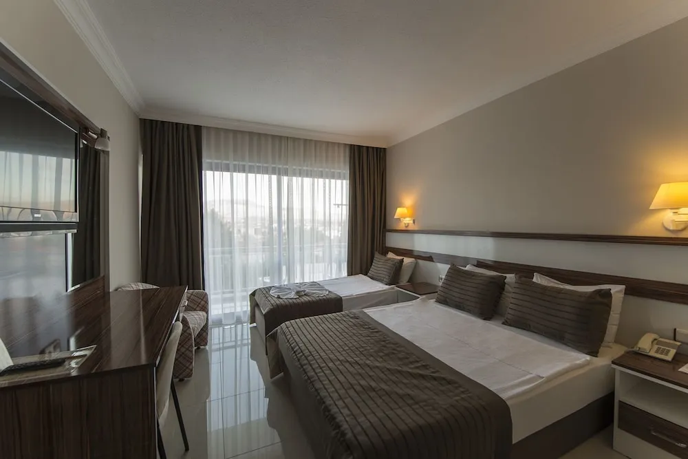 Deluxe Üç Kişilik Oda, 1 Yatak Odası, Balkon, Dağ Manzaralı