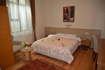 Hasan Celebi Otel