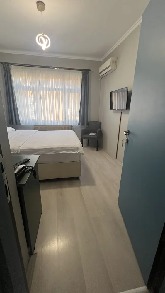 Tek Büyük Yataklı Oda