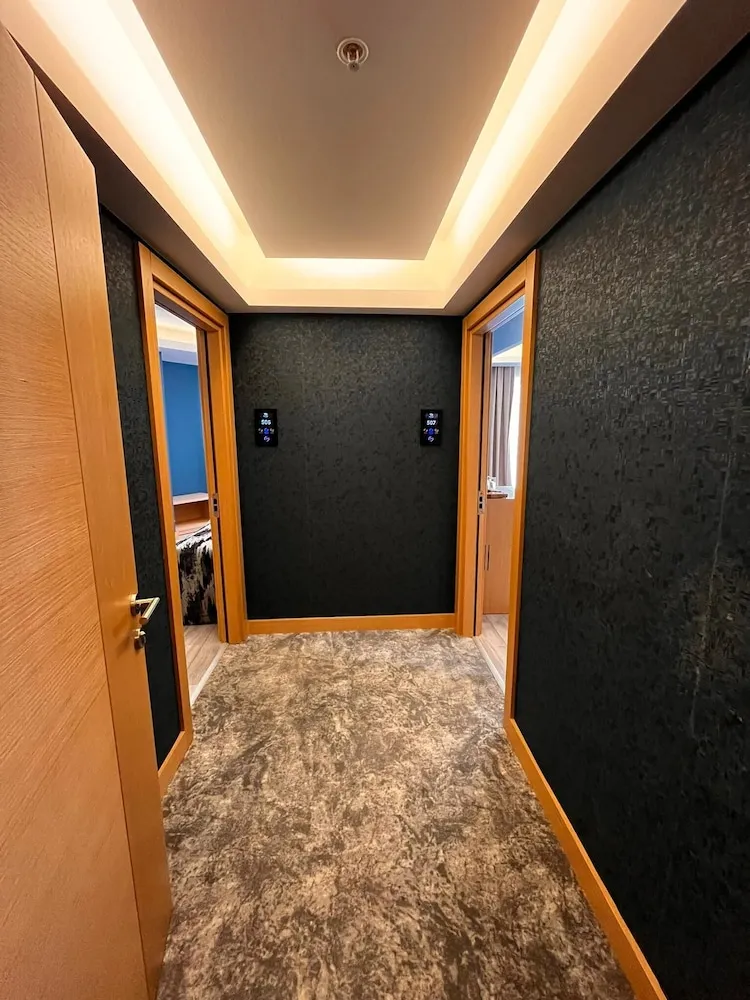 Family Connected Room 6 Pax