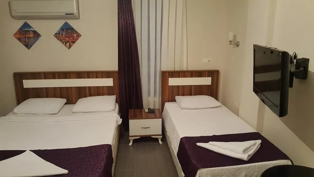 Basic Üç Kişilik Oda