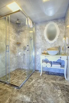 Guvenay Business Hotel