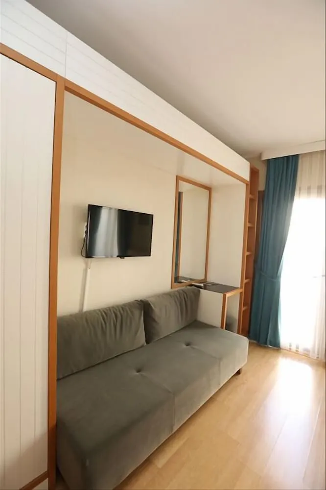 Studio Room