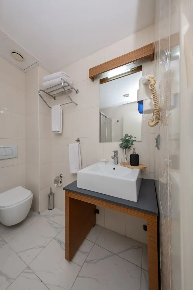 Deluxe Üç Kişilik Oda