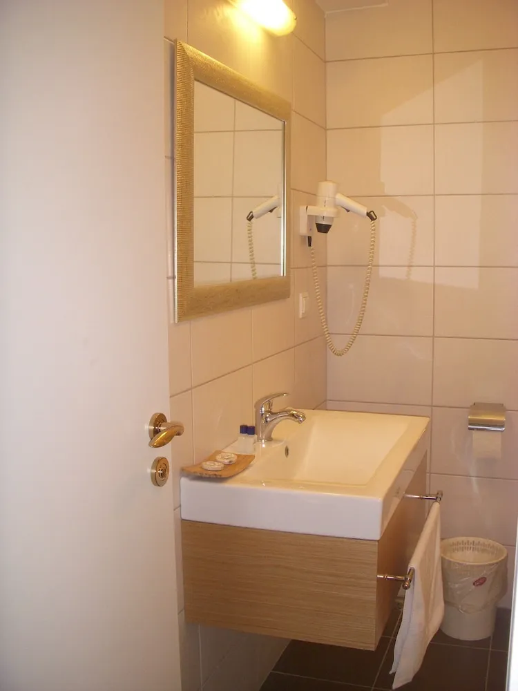 Standard Üç Kişilik Oda
