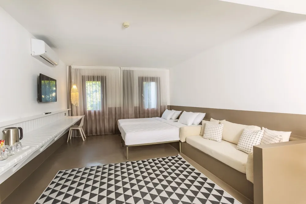 2 Bedroom Deluxe Room, Balcony, Pool View