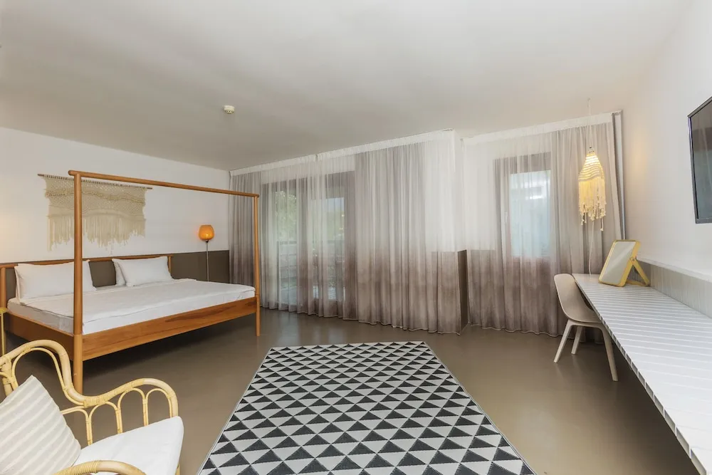 Executive Oda, 1 En Büyük (King) Boy Yatak, Balkon, Havuz Manzaralı