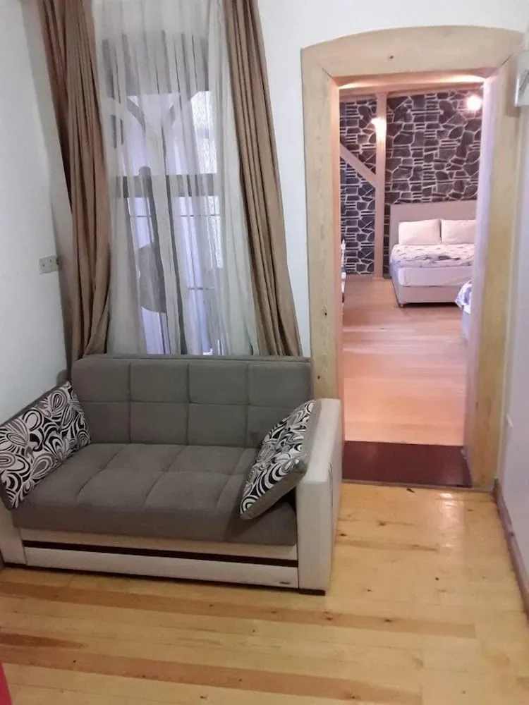 Çatı Katı Süiti (Penthouse)
