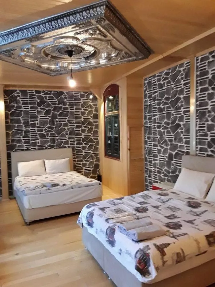 Çatı Katı Süiti (Penthouse)