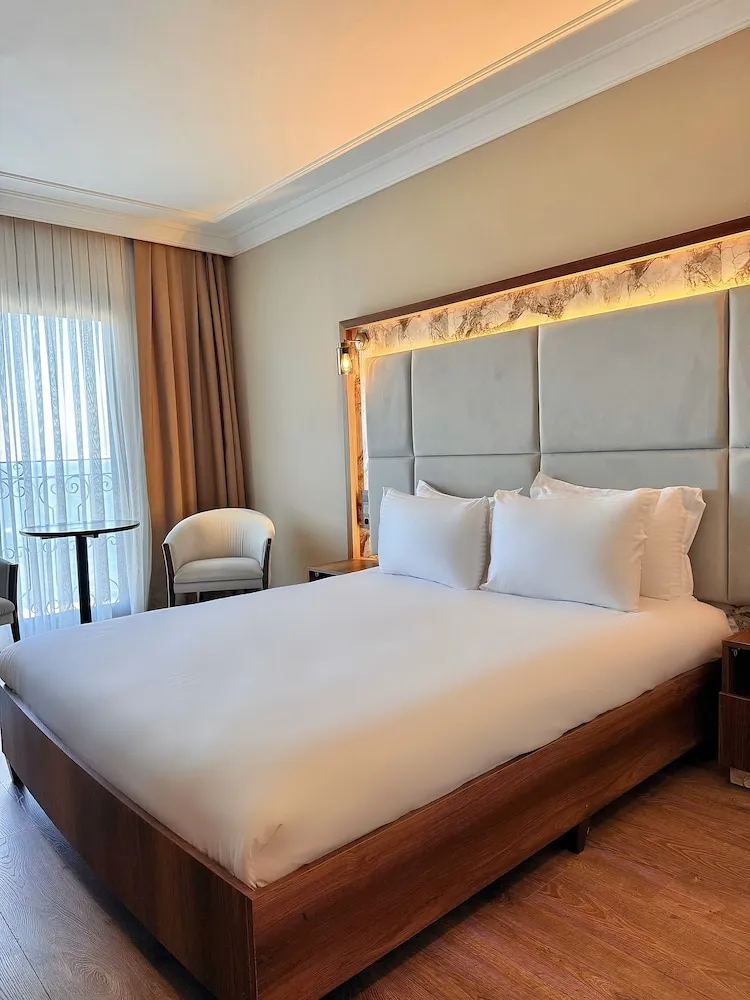 Deluxe Tek Büyük Yataklı Oda, Deniz Manzaralı