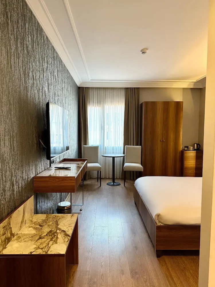 Classic Tek Büyük Yataklı Oda, Şehir Manzaralı
