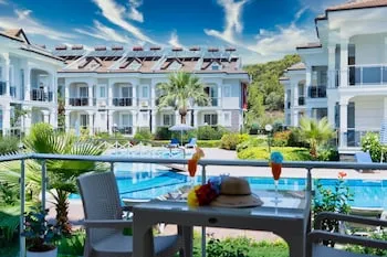 Sea Heaven Legend Apartments