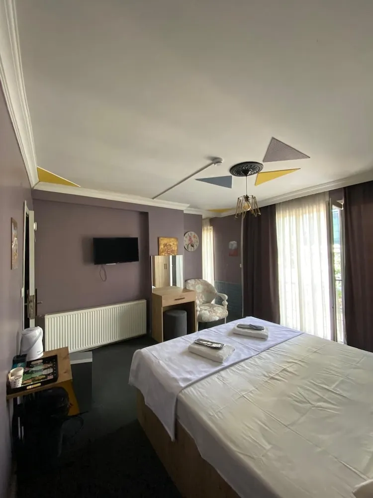 Comfort Tek Büyük Yataklı Oda