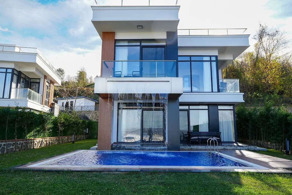Family Villa, 5 Yatak Odası, Havuz Kullanımı, Göl Manzaralı