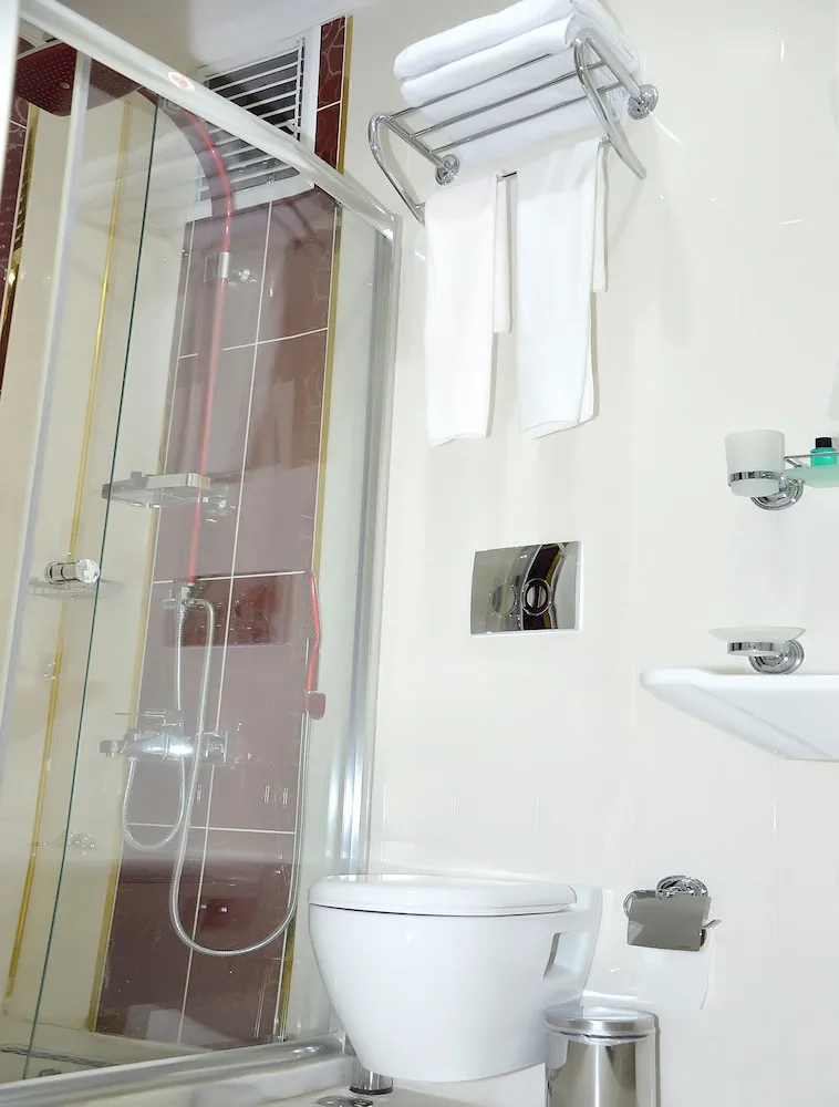 Standard Tek Büyük veya İki Ayrı Yataklı Oda